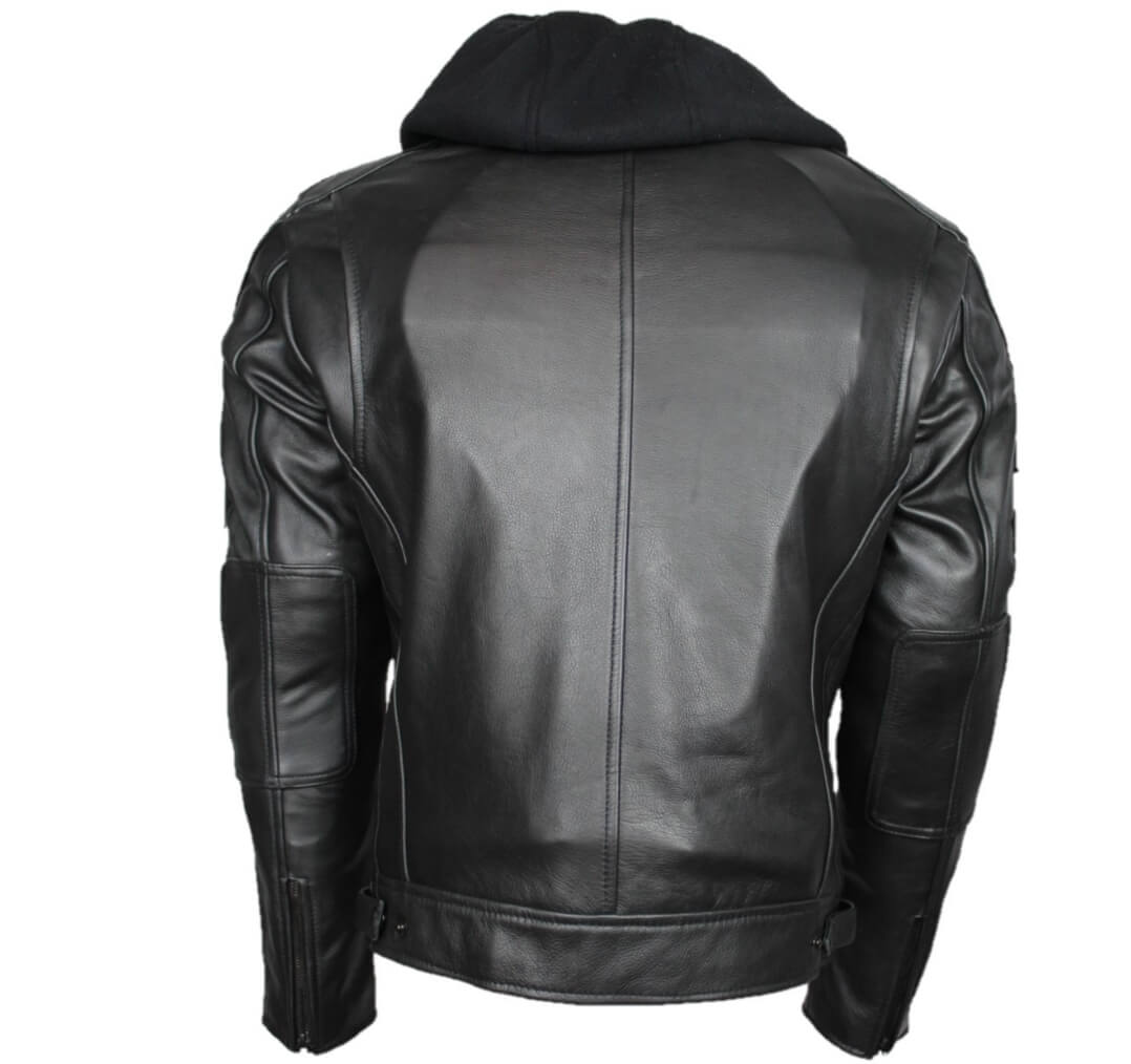 Le style d'un cuir, l'équipement d'un blouson moto