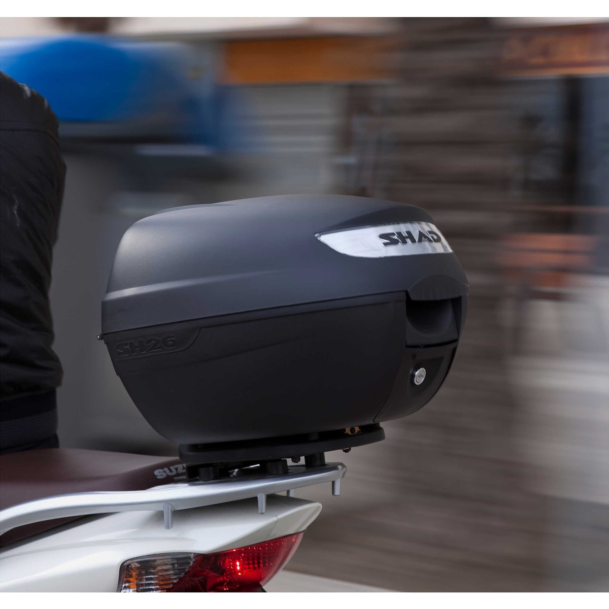 Top Case SHAD SH26 — Top Case Moto 26L Compact Urban - LE PRATIQUE DU MOTARD