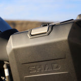 Valise Latérale Gauche SHAD TR47L Terra Black — Sacoche 47L Alu Noir Mat - LE PRATIQUE DU MOTARD