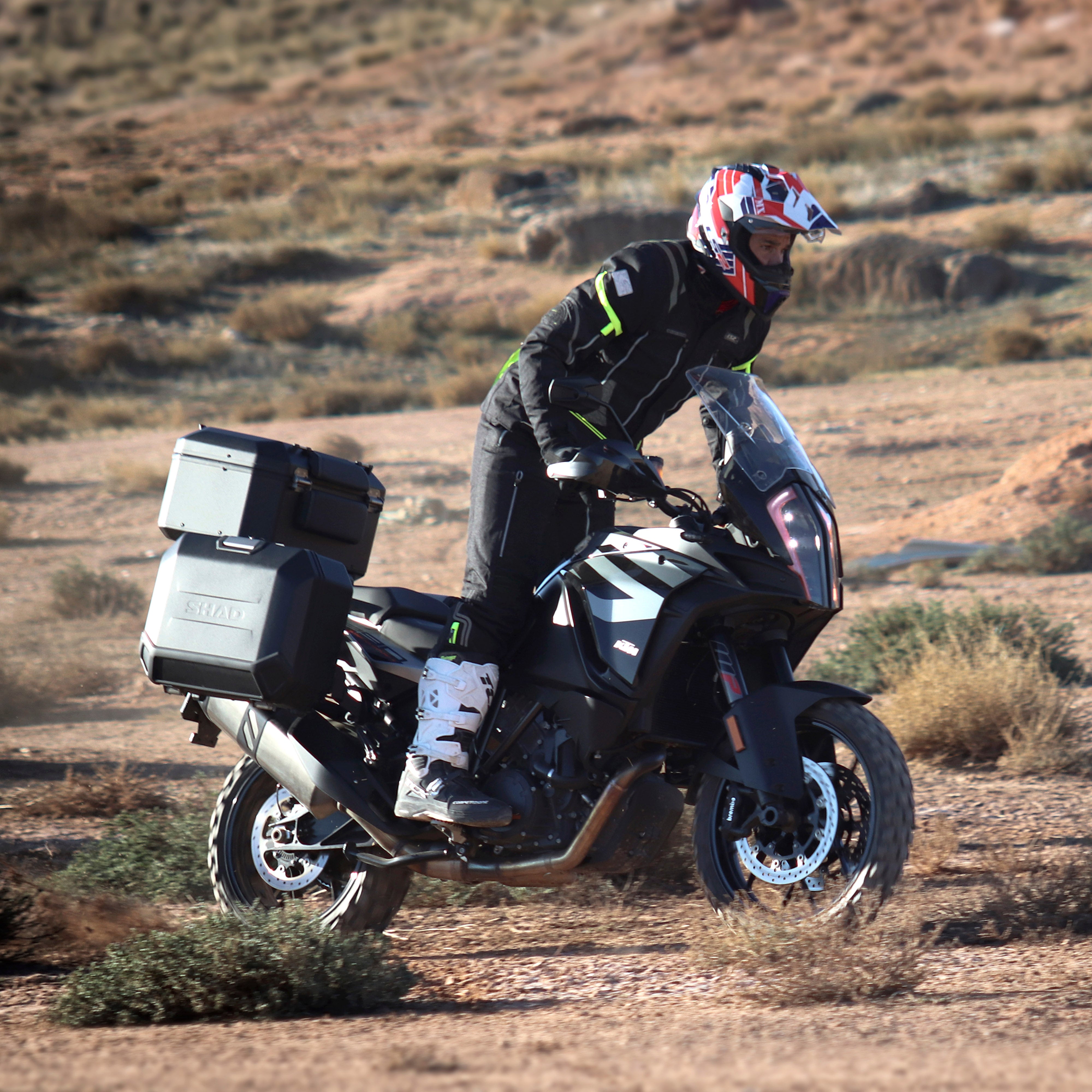 Top Case SHAD TR55 Terra Pure Black — Top Case Adventure 55L All Black - LE PRATIQUE DU MOTARD