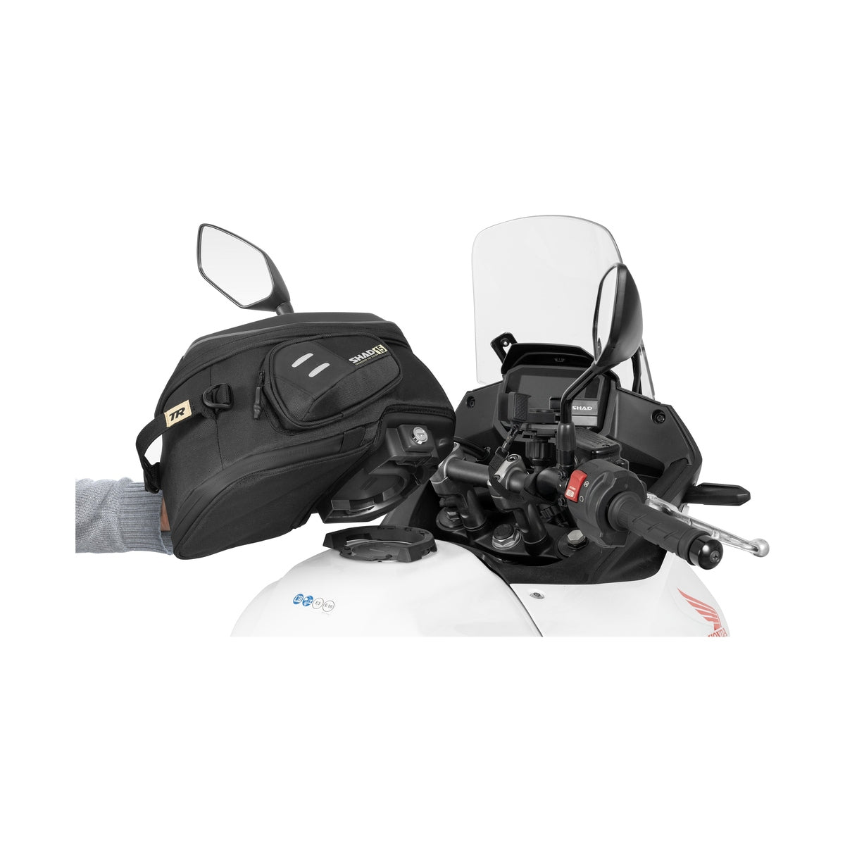 Fixation de Sacoche de Réservoir Click System Yamaha MT07 - LE PRATIQUE DU MOTARD