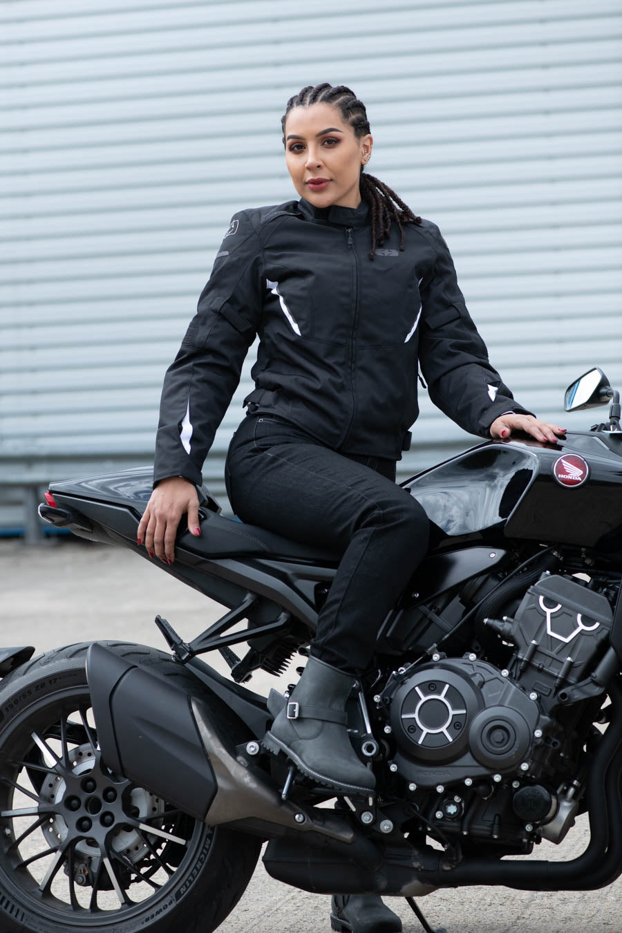 Bottes moto femme cuir gris Oxford Sofia — détail talon