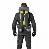 Vue de dos du gilet airbag moto gonflé avec appui-tête et protection dorsale déployés
