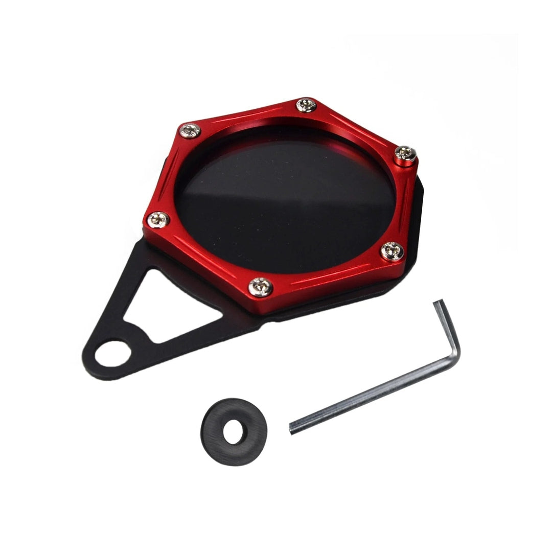 Support vignette assurance moto rouge en aluminium anodisé avec platine et kit de fixation - LE PRATIQUE DU MOTARD