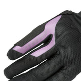 Gants moto été Penna EVO Lady Noir/Violet — gros plan de l’impression violette sur l’auriculaire et l’annulaire