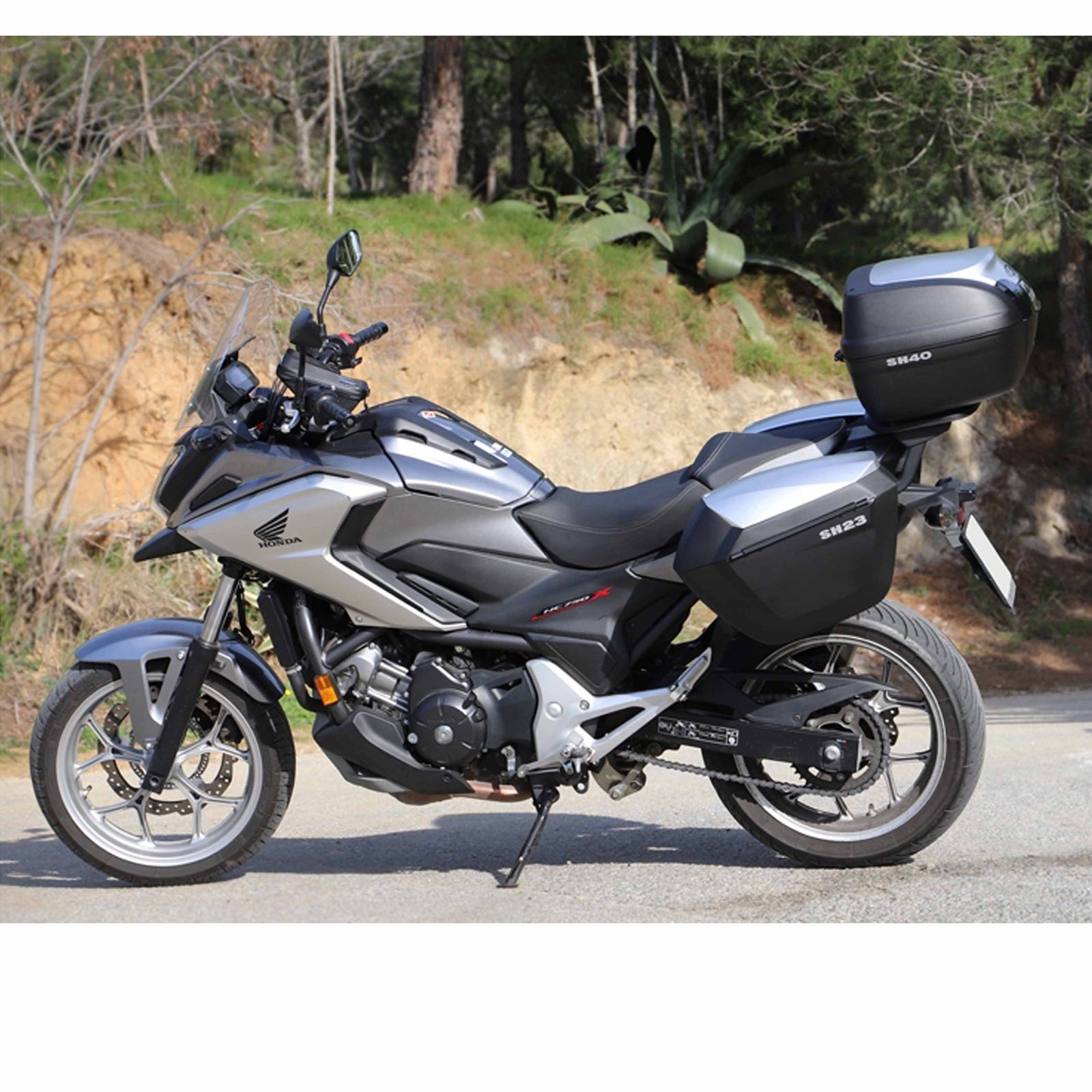 Valises Latérales SHAD SH23 Alu Look — Set Sacoches Moto 2×23L Finition Alu - LE PRATIQUE DU MOTARD