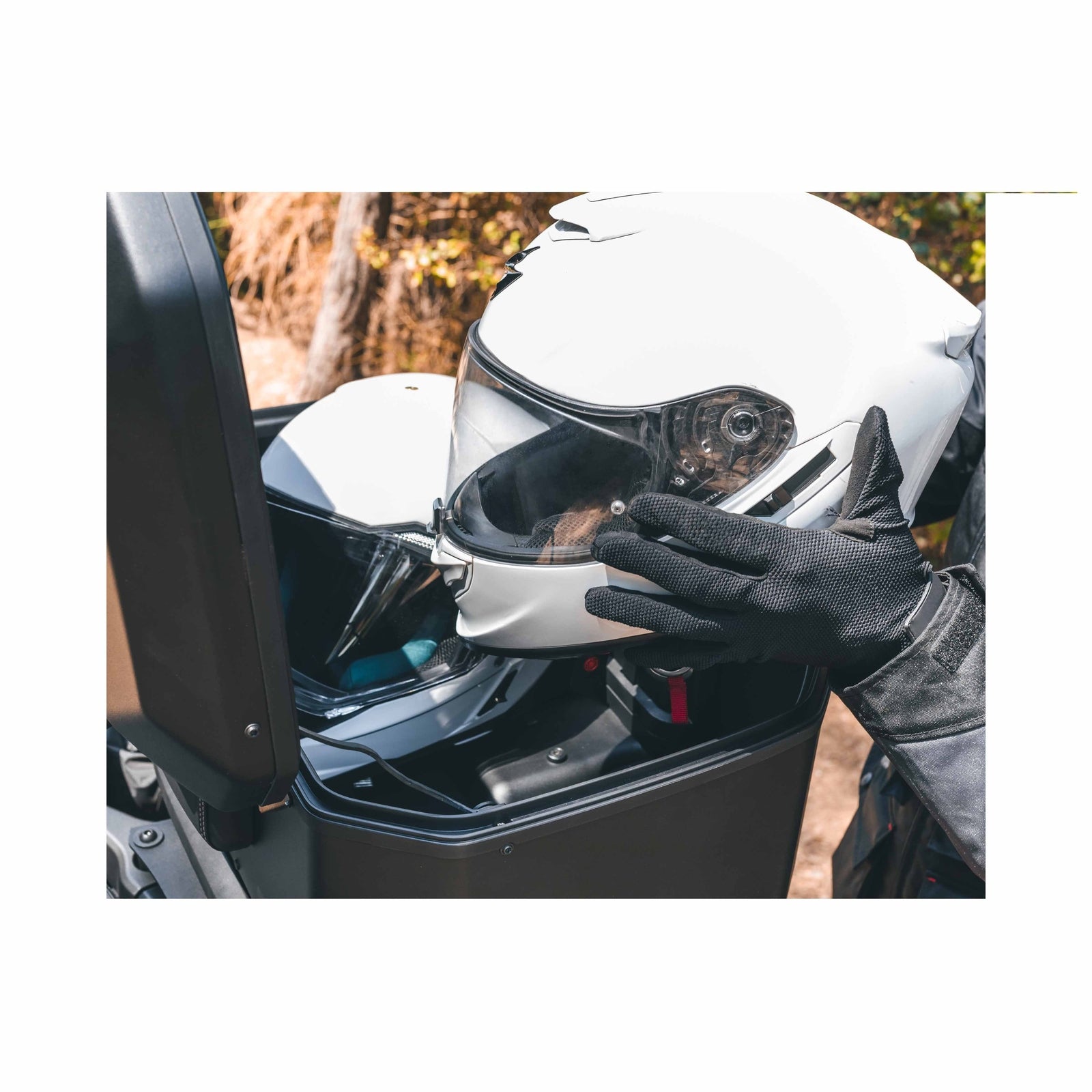 Top Case SHAD TR55 Terra Black Edition — Top Case Adventure 55L Noir Mat - LE PRATIQUE DU MOTARD