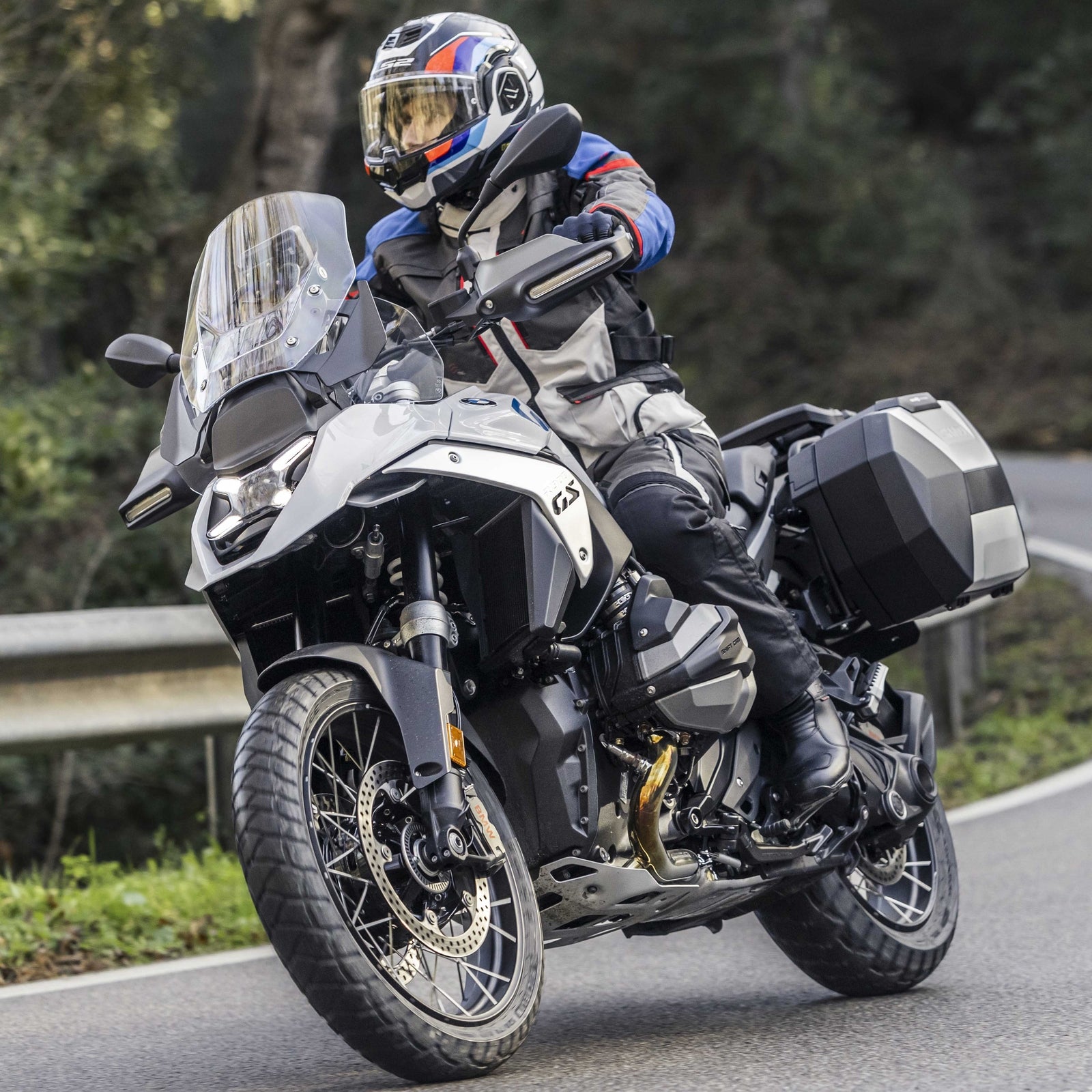 Valises Latérales SHAD SH38X Aluminium — Set Extensibles 2×38L→45L Alu - LE PRATIQUE DU MOTARD