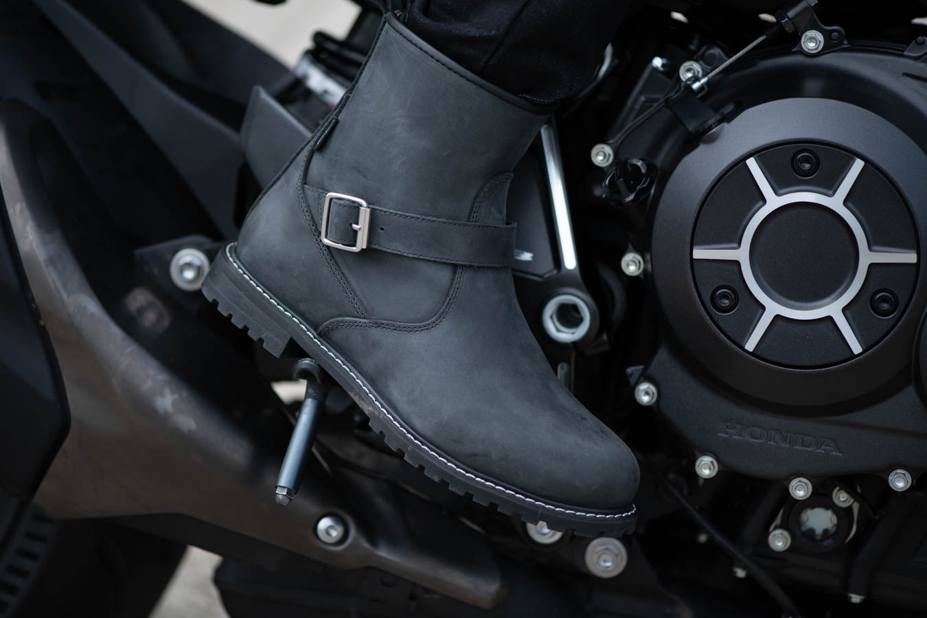 Bottes moto femme cuir Oxford Sofia Gris — look biker urbain
