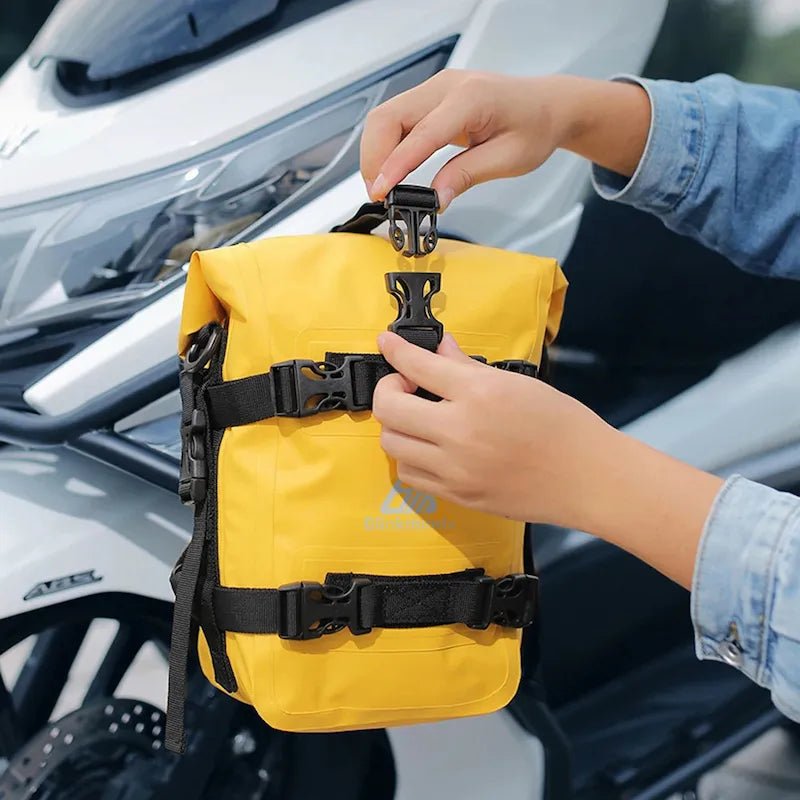 Sacoche moto crash bar 100% etanche 8L | BLINKMINDS™ - LE PRATIQUE DU MOTARD