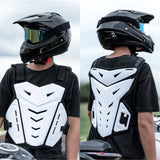 Plastron moto cross blanc porté, vues de face et de dos avec protection dorsale